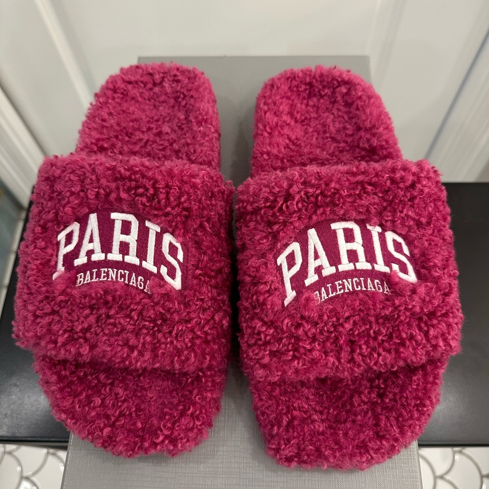 <SOLD> Balenciaga Furry Logo Slides (2022)